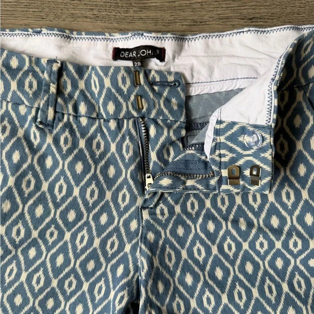Dear John Finnegan Women's Blue/White Geometric Ikat Print Cuffed Shorts Size 28